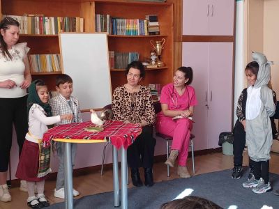 Среща между учениците първи - четвърти клас и д-р Мишева, специалист по Образна диагностика в УМБАЛСМ ,,Н. И. Пирогов”, град София 1