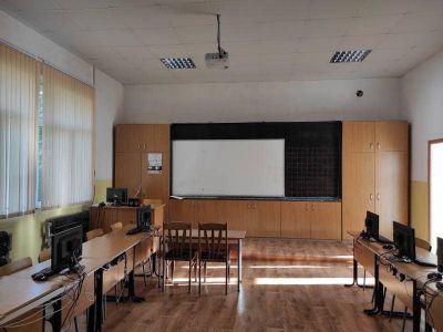 Компютърен кабинет - СУ Христо Смирненски - Септември